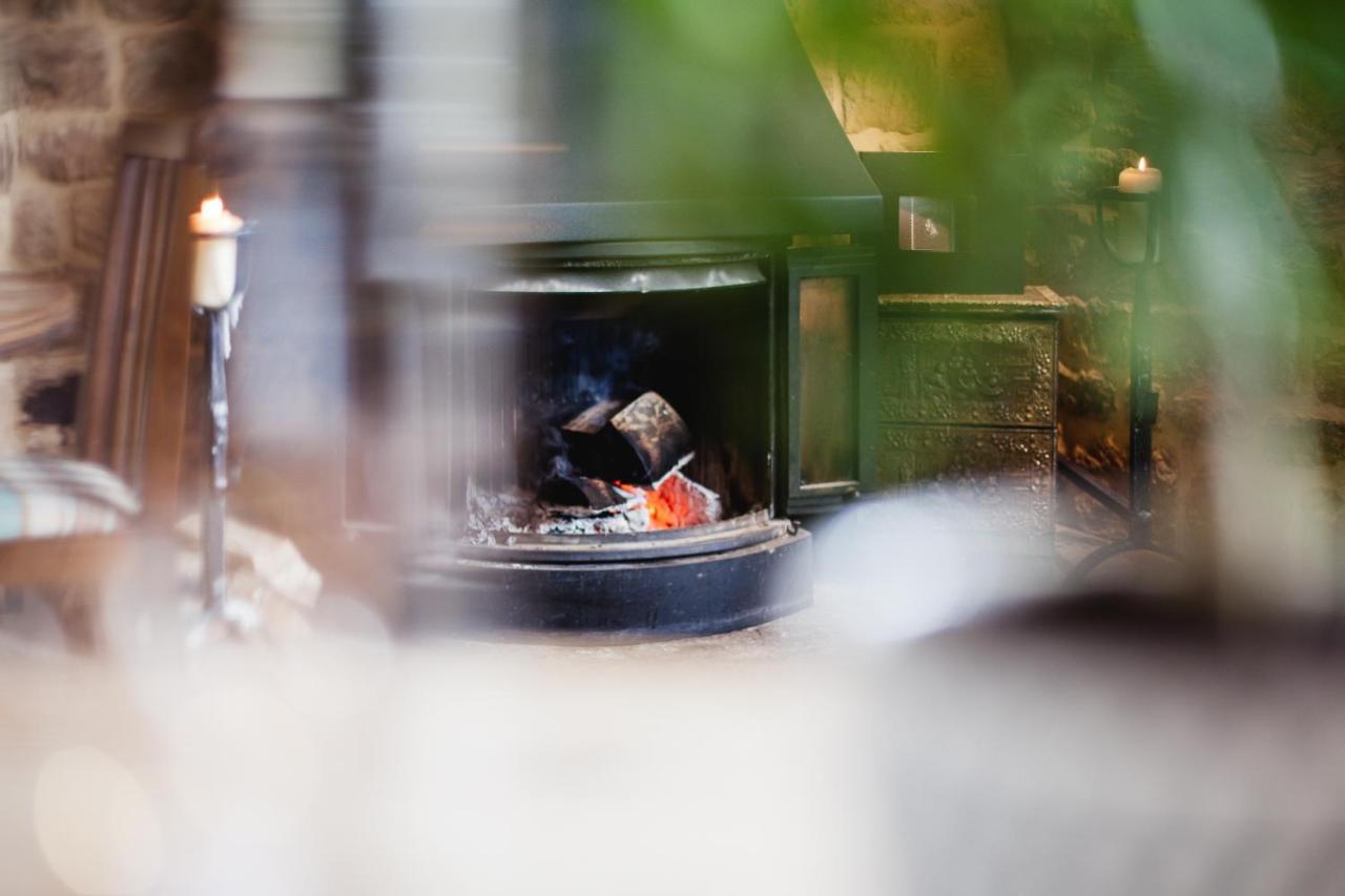 The George Inn Barford St Michael ภายนอก รูปภาพ A fireplace in the restaurant